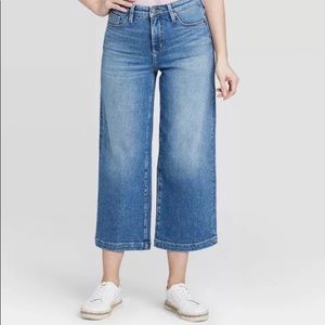 Women’s Universal Thread high Rise Wide Leg Jeans Cropped-Size 2